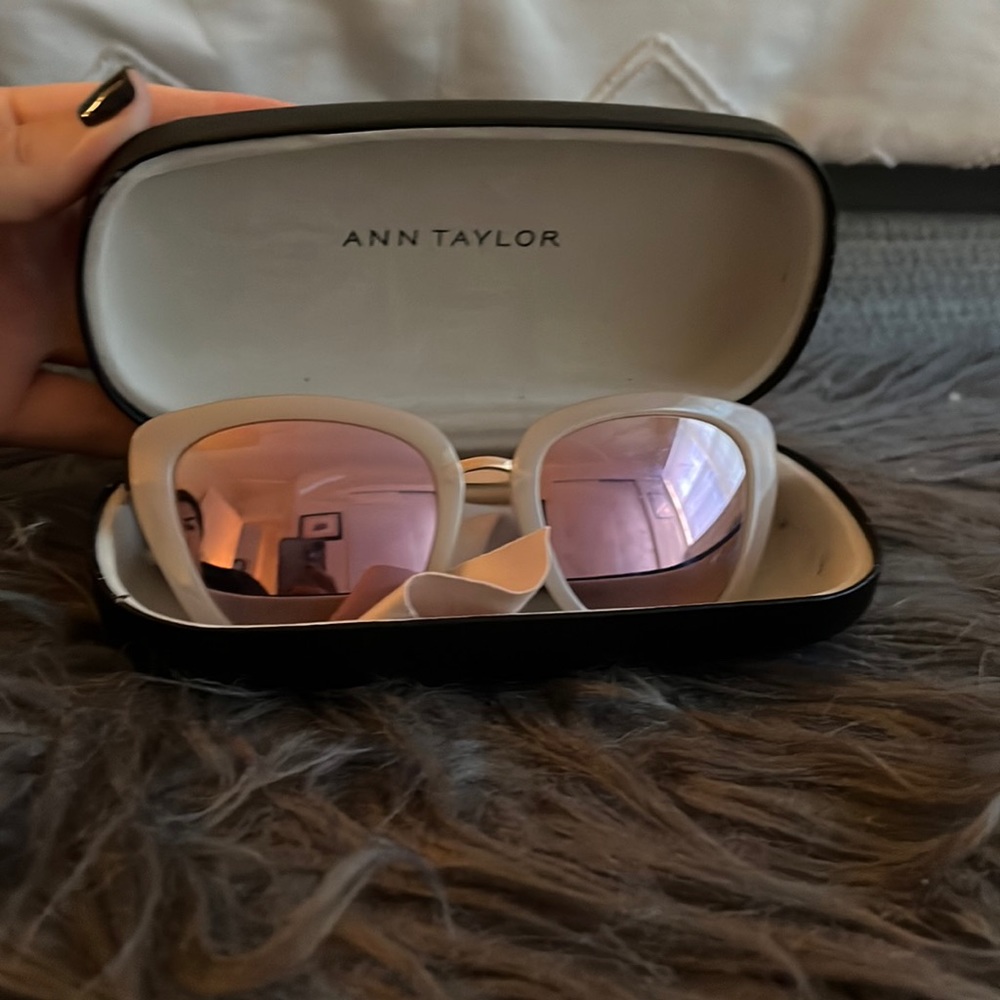 ANN TAYLOR SUNGLASSES